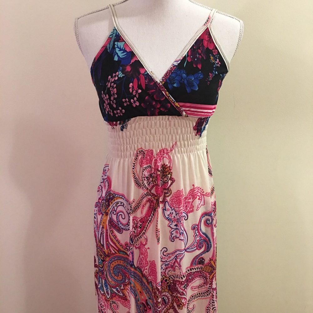 🌻 3/$20 NWOT Gorgeous maxi dress